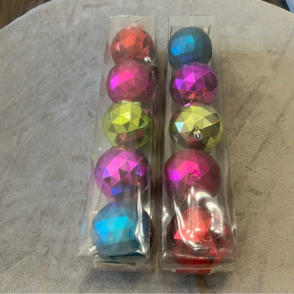 NWT 2 Packs of 5 count Bright Colors Shatterproof Ornaments With Strings - Picture 2 of 4